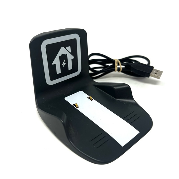 Anki Vector Robot With Charger & Cube Purple Eyes AS IS For Parts Or Repair Read - Picture 3 of 13